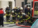 Kellerbrand mit Menschenrettung Koeln Brueck Hovenstr Olpenerstr P090